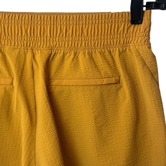 Athleta Textured Brooklyn Short Golden Turmeric Athletic Gym Utility Everyday 2 - Picture 7 of 13